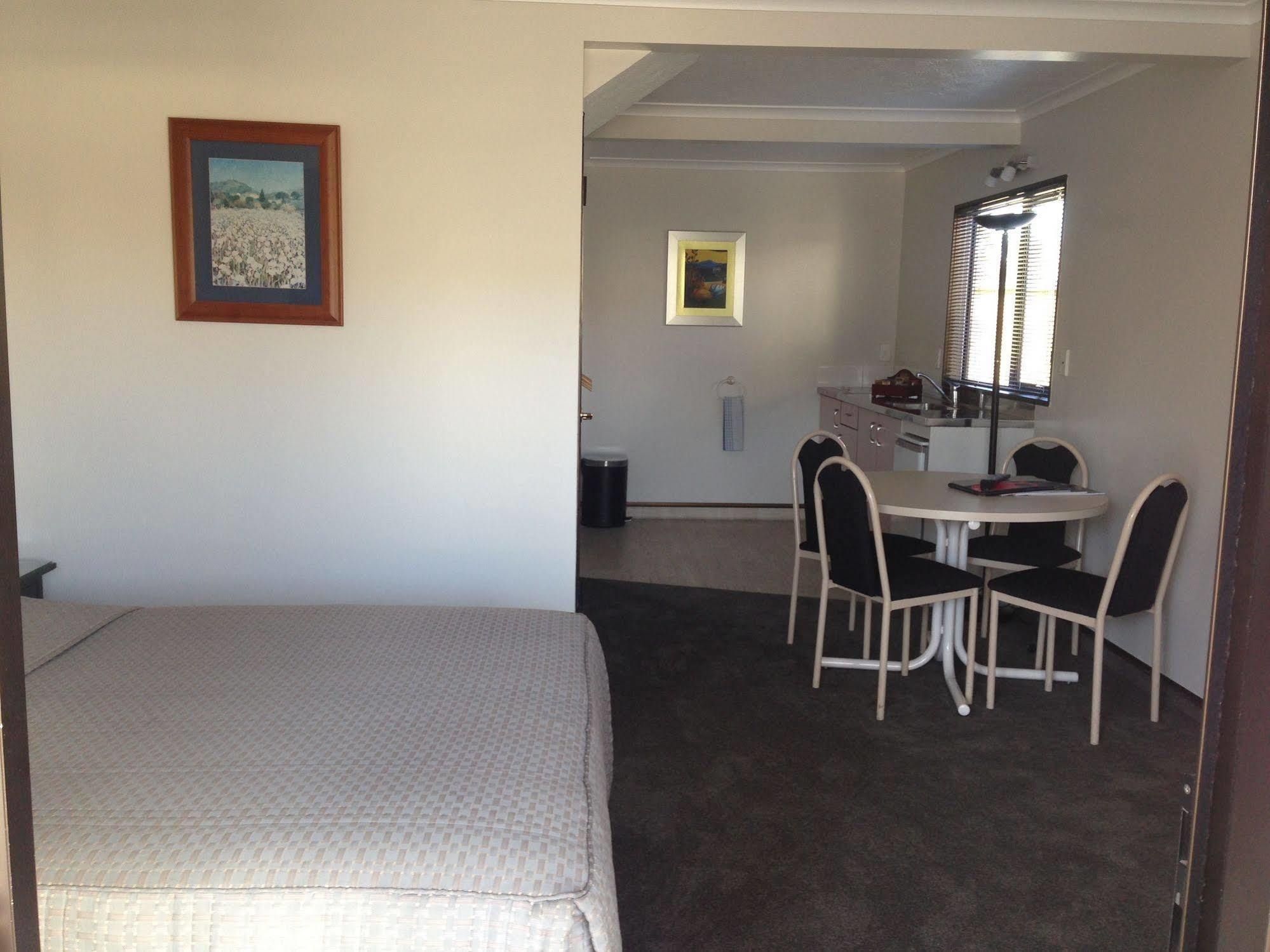 Palm City Motor Inn Napier Exteriör bild
